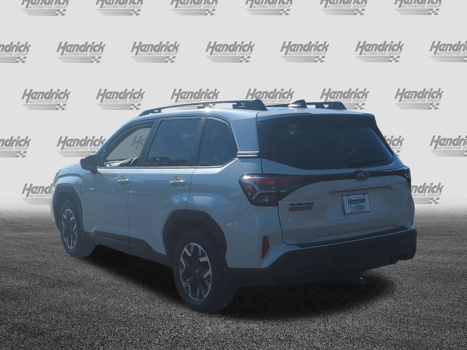 2025 Subaru Forester Premium photo 3