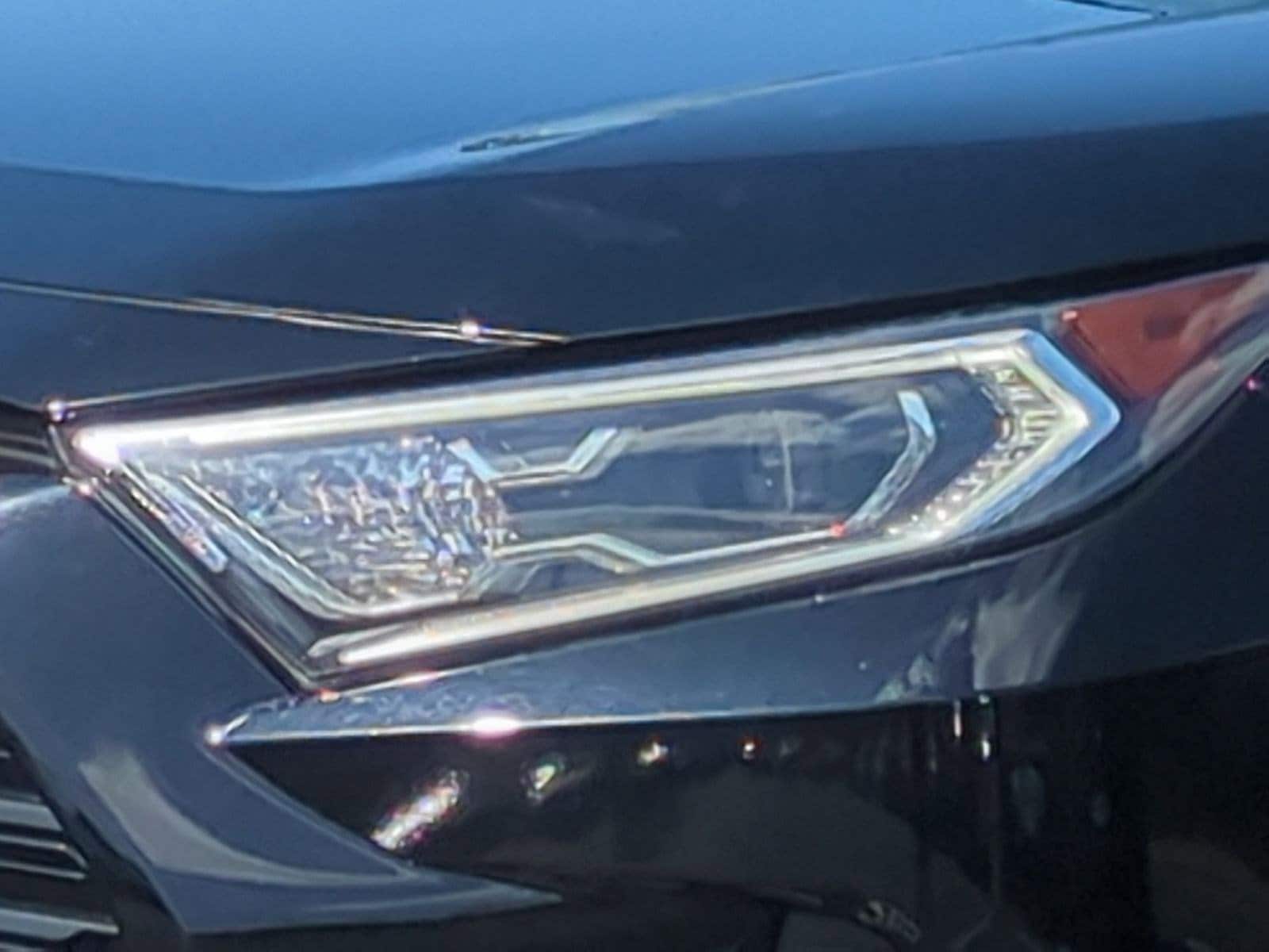 2019 Toyota RAV4 Hybrid XLE photo 5