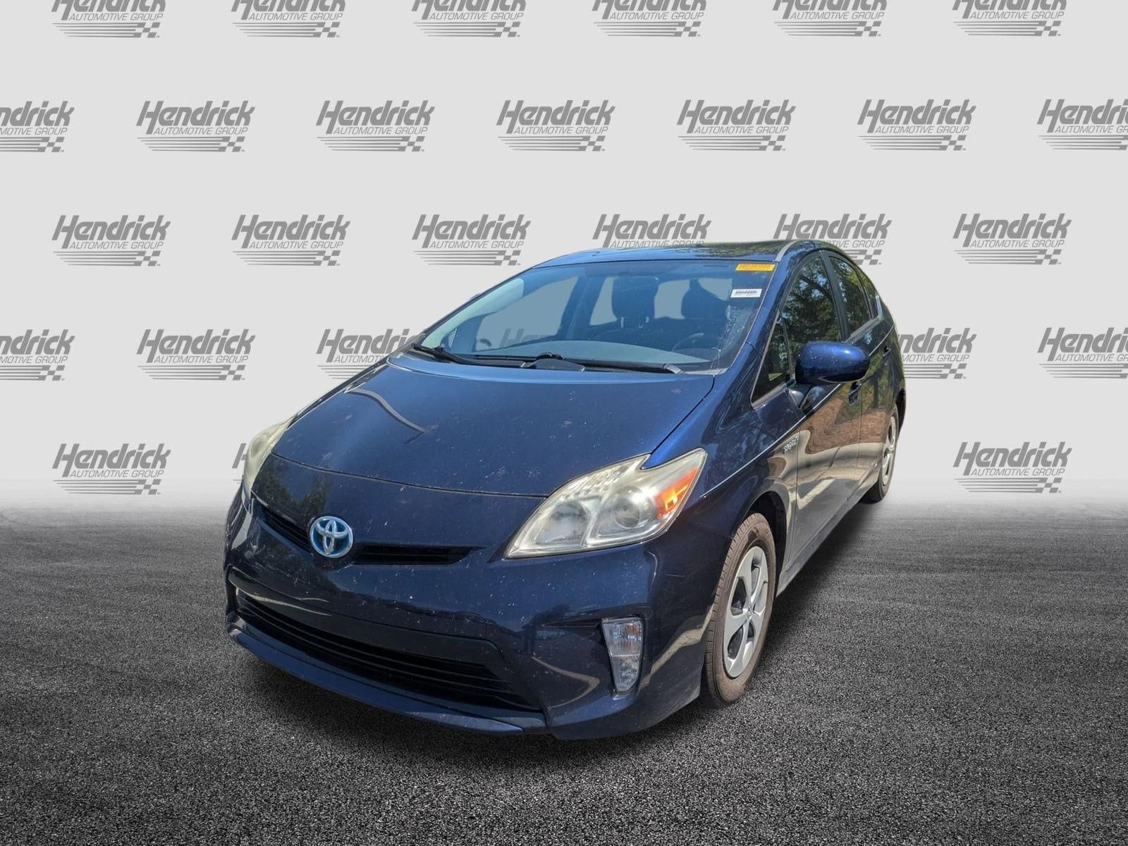 2013 Toyota Prius Two photo 5