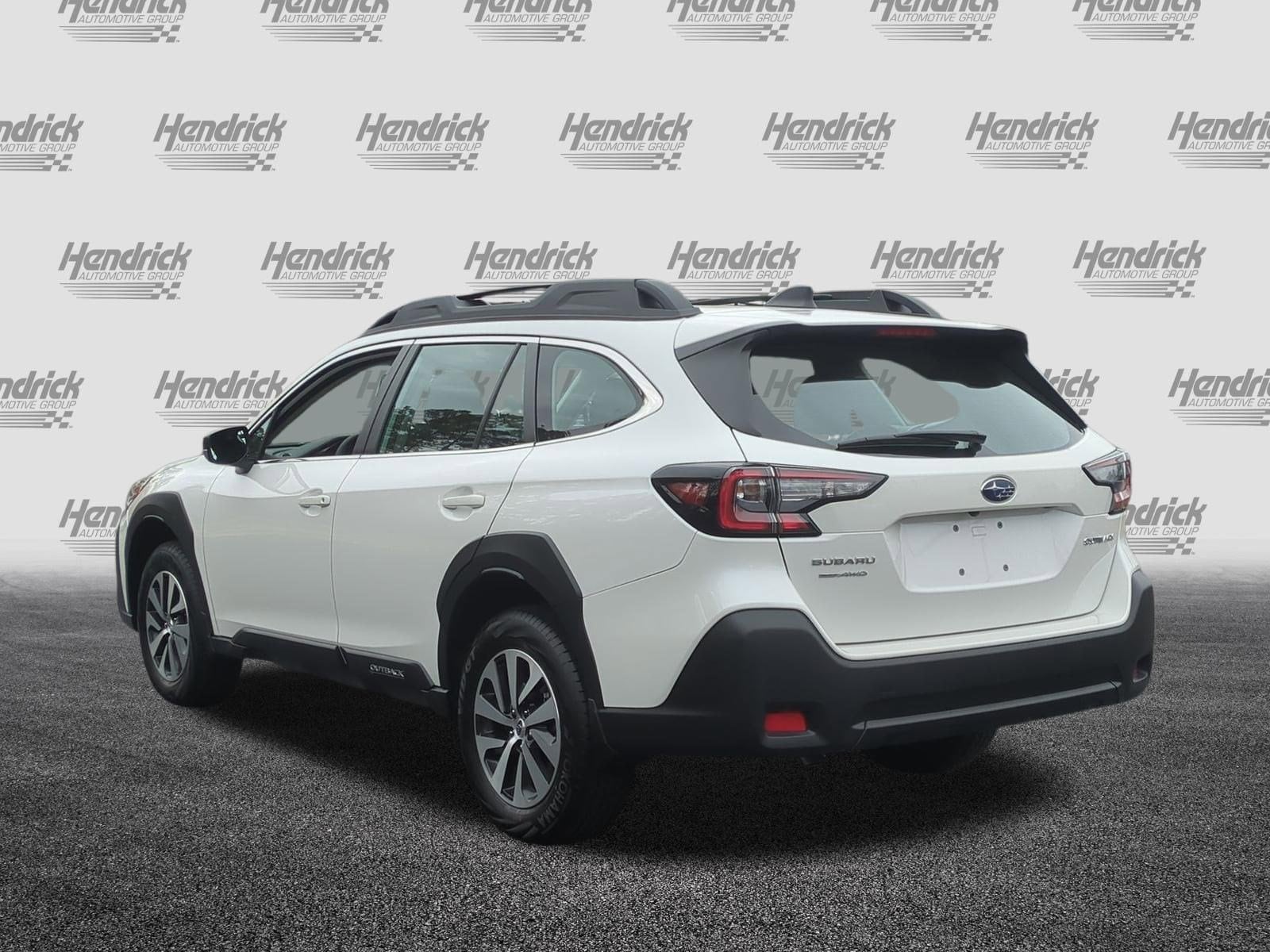 2025 Subaru Outback Base photo 3