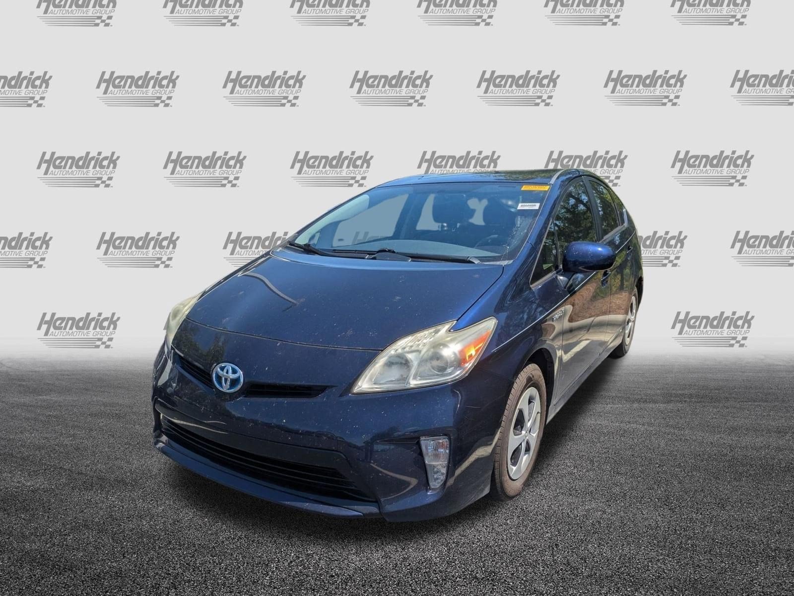 2013 Toyota Prius Two photo 6