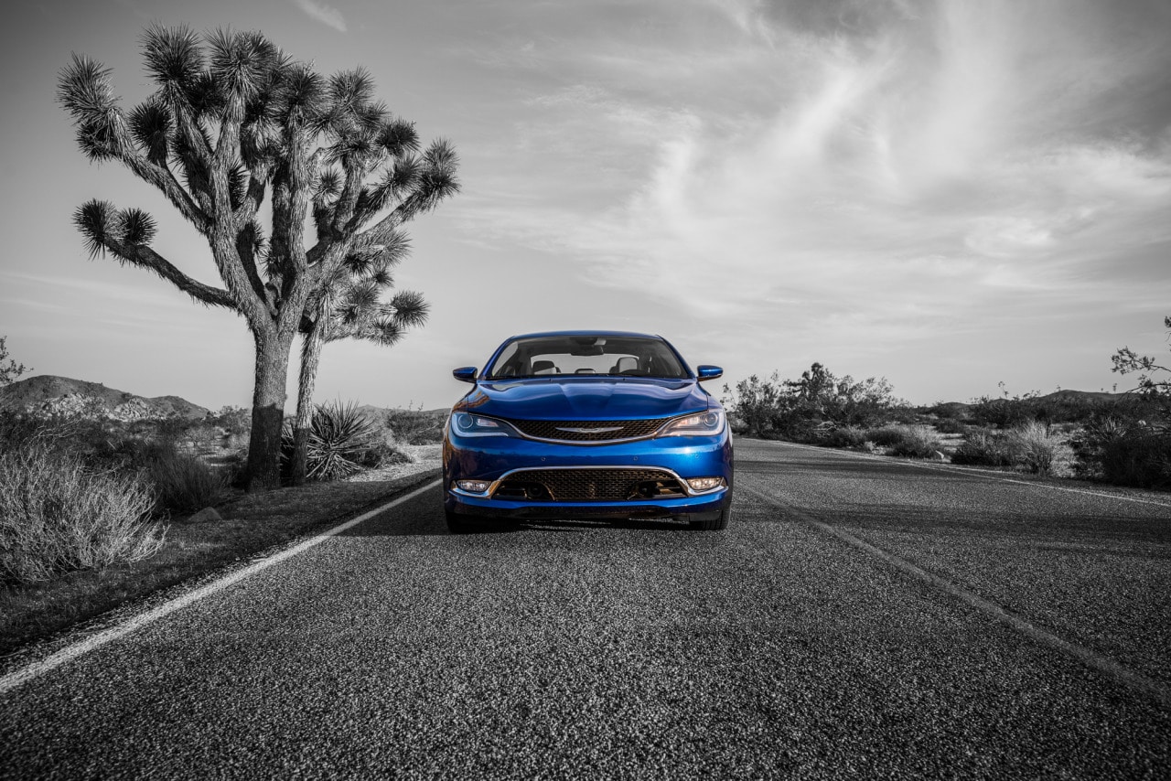 2016_Chrysler_200_Front_Desert_Road.jpg
