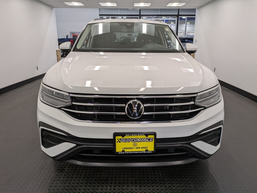 2022 Volkswagen Tiguan S photo 2