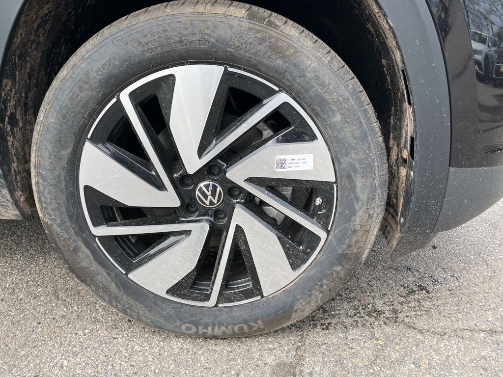 2025 Volkswagen Atlas SE w/Tech - Photo 3