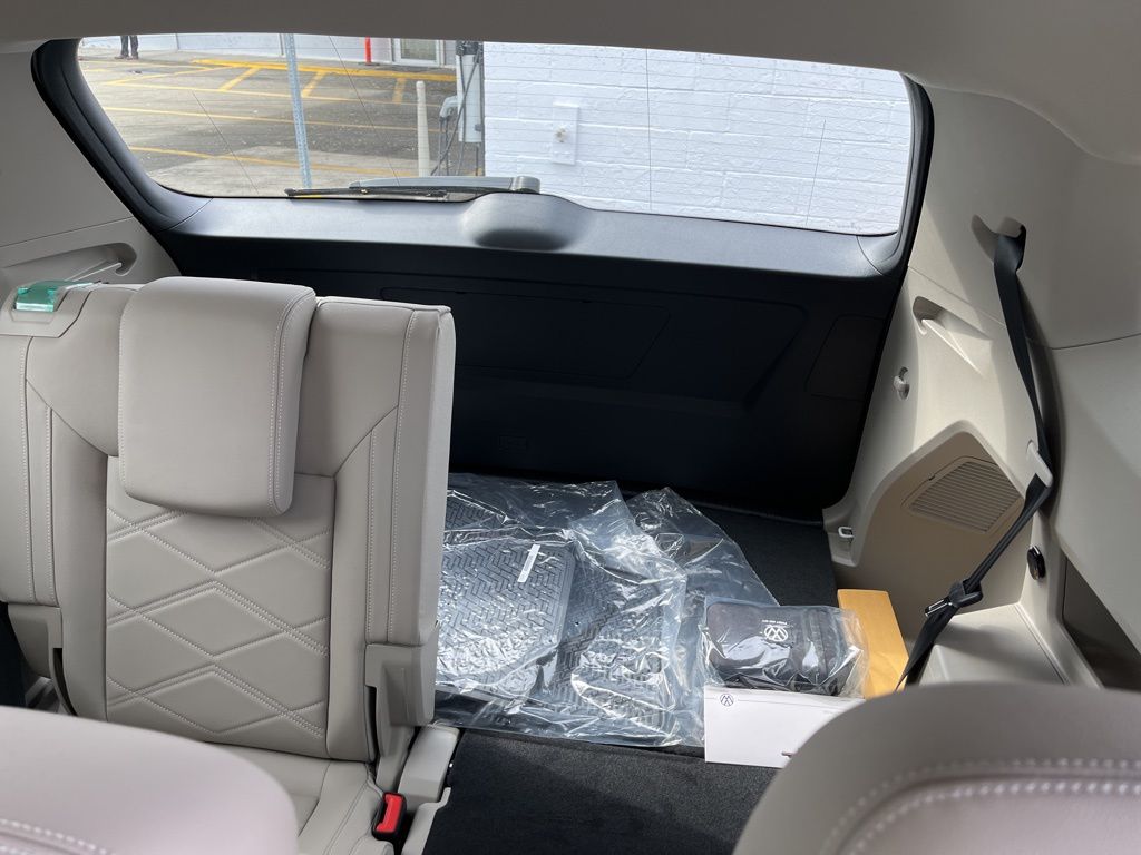 2025 Volkswagen Atlas SE w/Tech - Photo 15