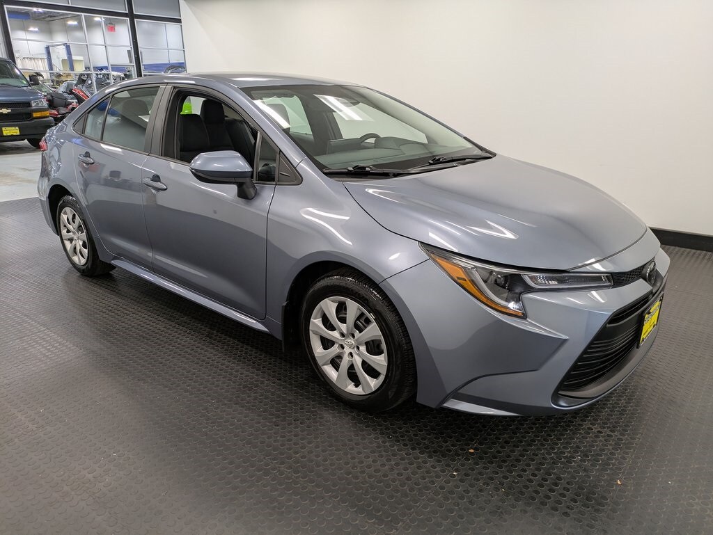 2024 Toyota Corolla LE photo 3