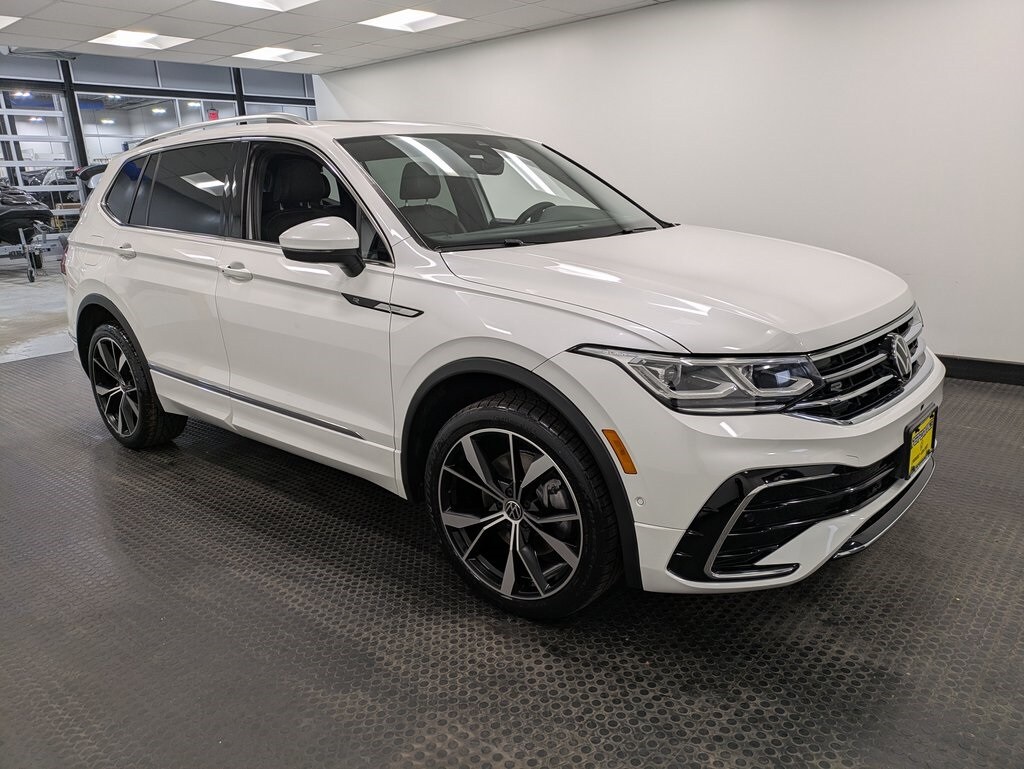 2022 Volkswagen Tiguan SEL Premium R-Line photo 3