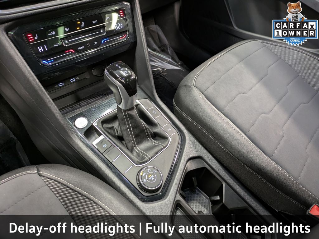 2025 Volkswagen Taos SE Black - Photo 19