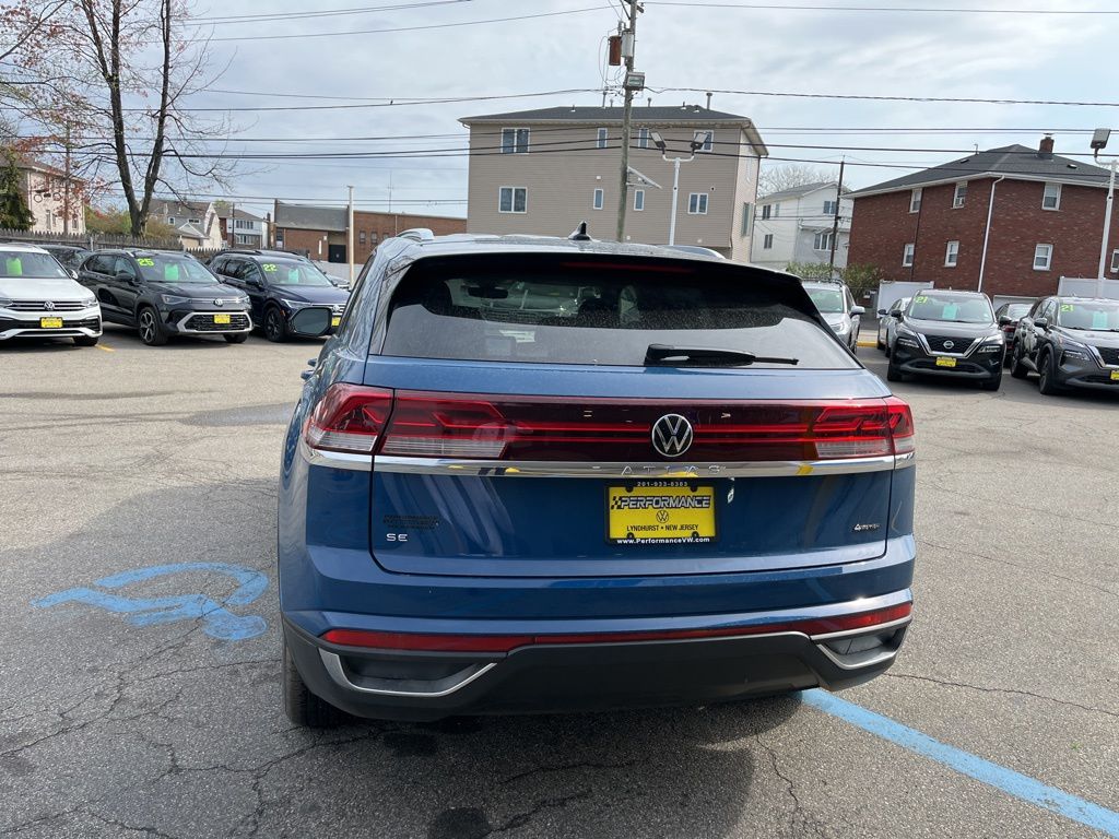2025 Volkswagen Atlas Cross Sport SE - Photo 4