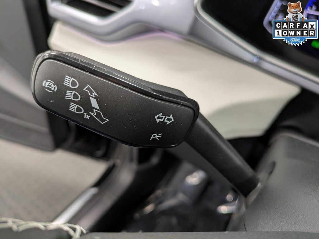 2025 Volkswagen Taos SEL - Photo 19