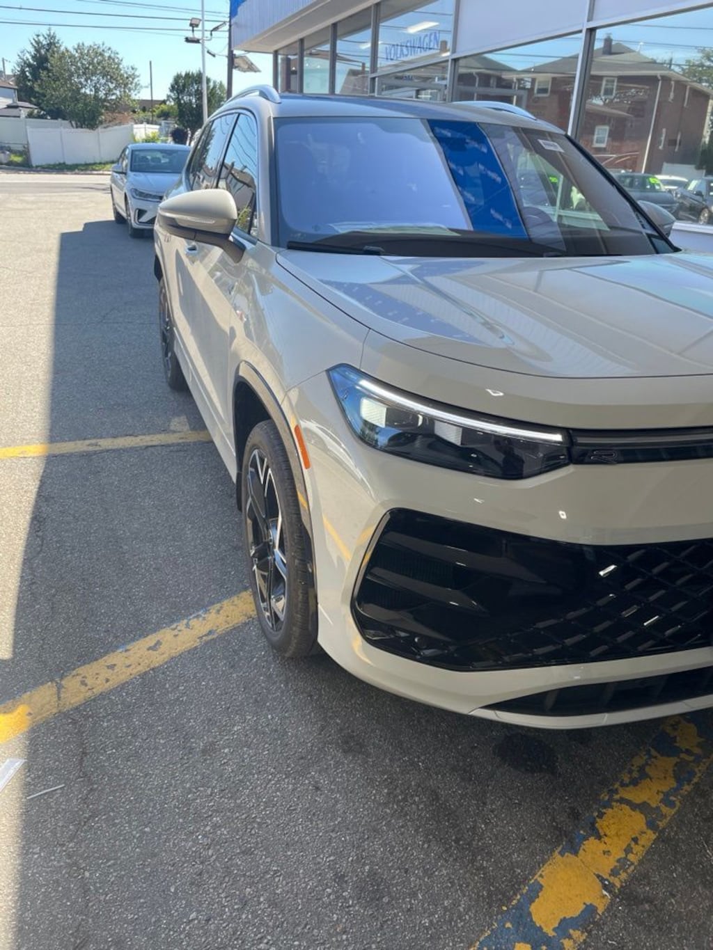 New 2026 Volkswagen Tiguan 2.0T SEL R-Line SUV