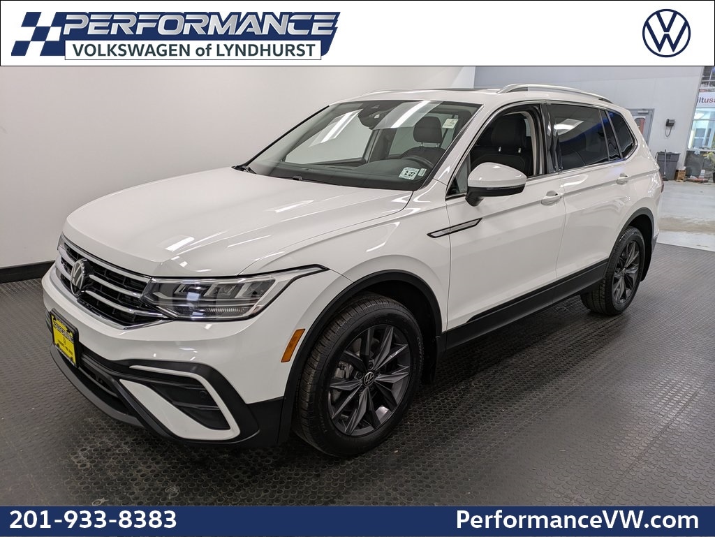 2022 Volkswagen Tiguan SE's photo