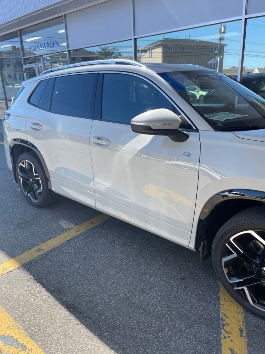 New 2026 Volkswagen Tiguan 2.0T SEL R-Line SUV