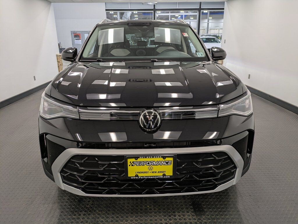 Used 2025 Volkswagen Taos 1.5T SEL SUV