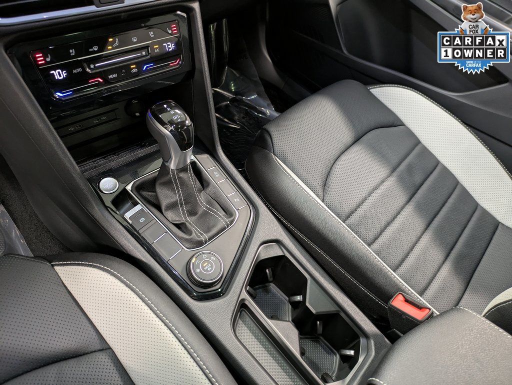 2025 Volkswagen Taos SEL - Photo 16