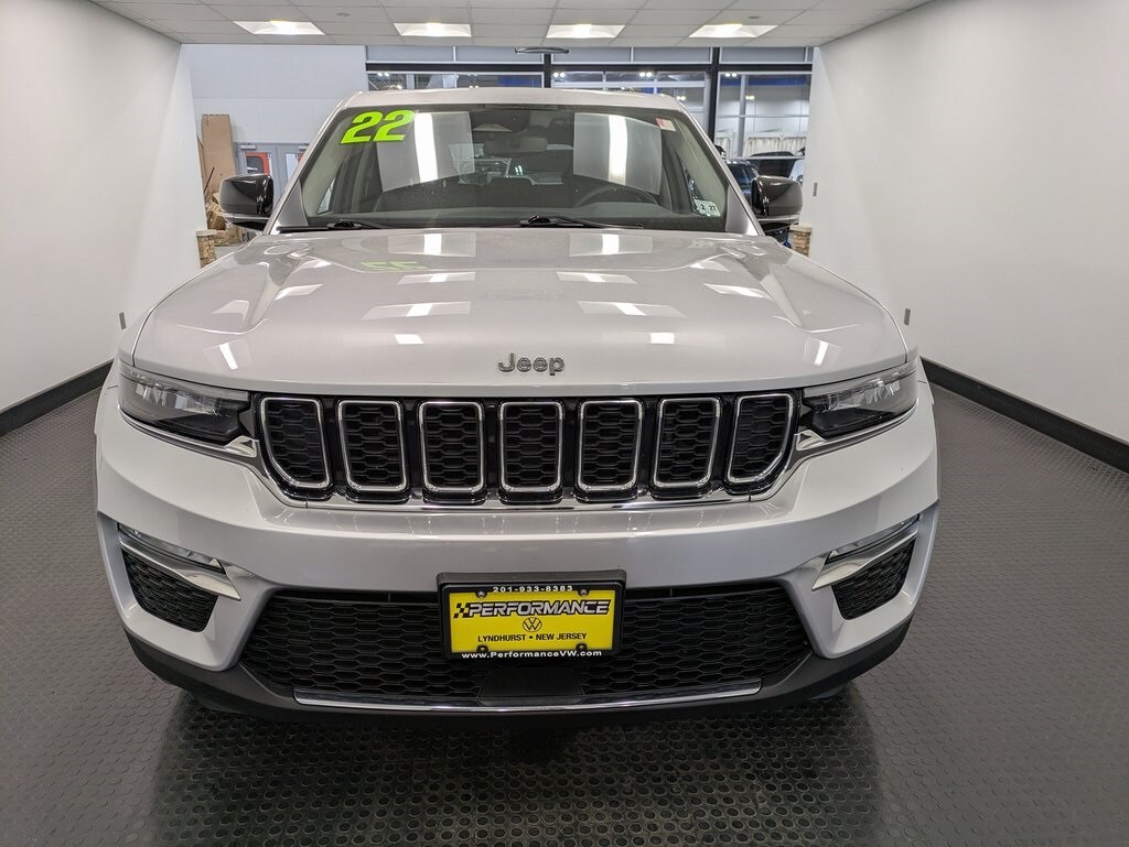 2022 Jeep Grand Cherokee Limited photo 2