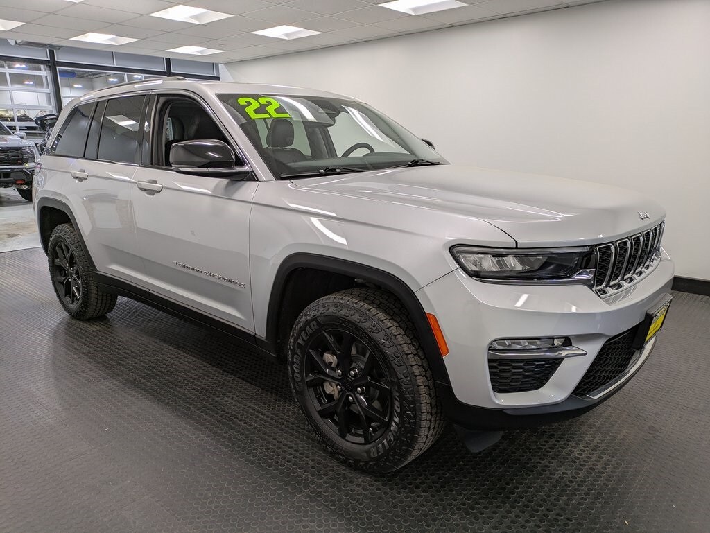 2022 Jeep Grand Cherokee Limited photo 3