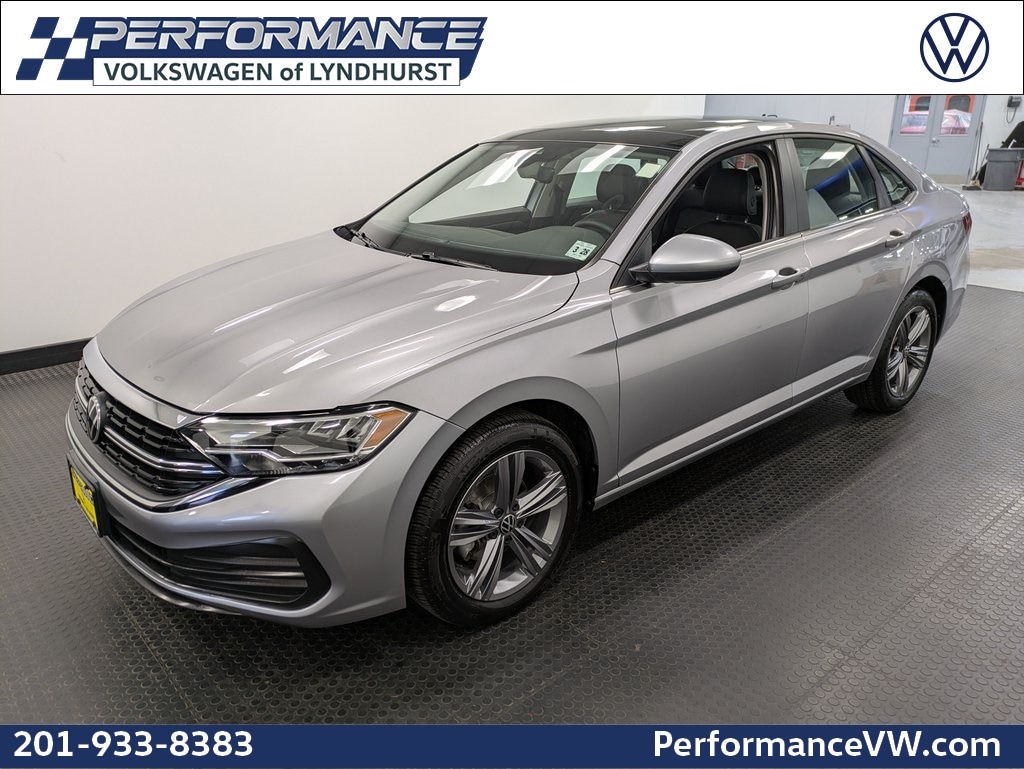 2023 Volkswagen Jetta SE's photo