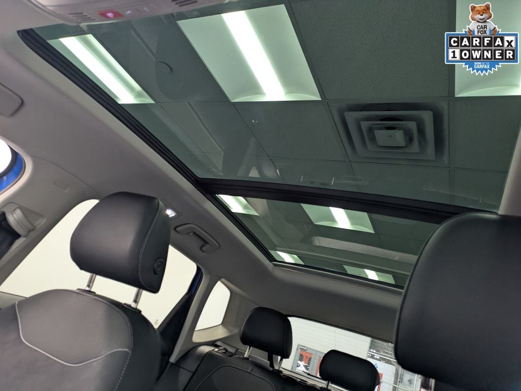 2025 Volkswagen Taos SE Black - Photo 26