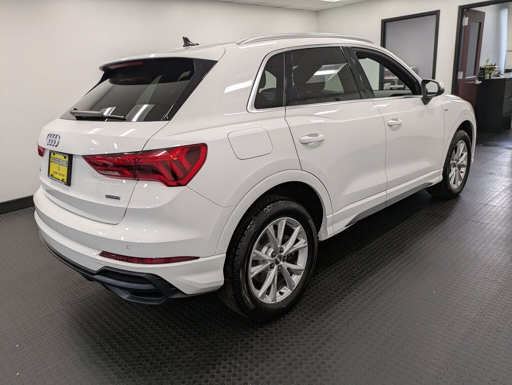 2021 Audi Q3 S line Premium photo 4