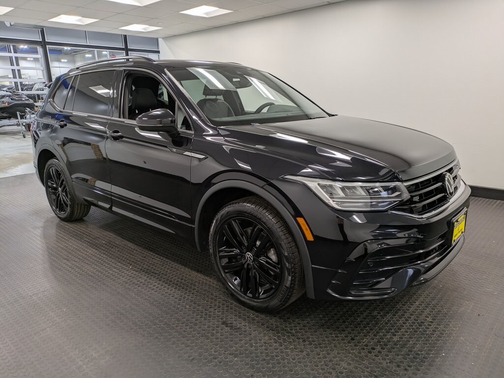 2022 Volkswagen Tiguan SE R-Line Black photo 2