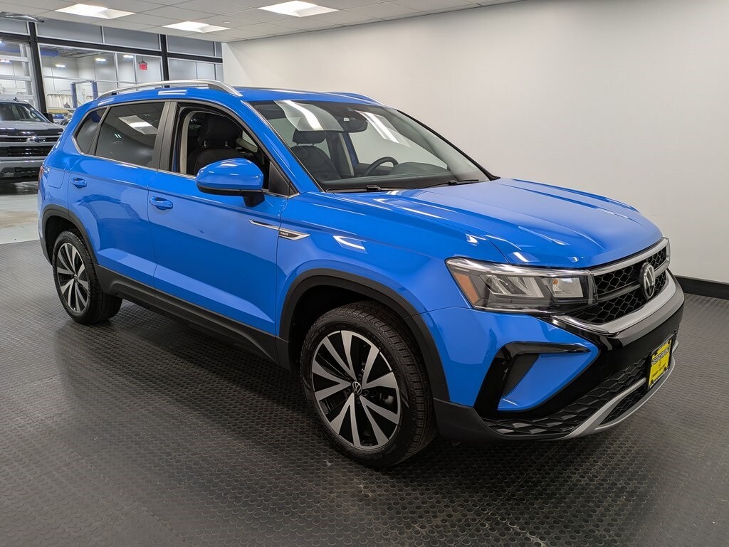 2022 Volkswagen Taos SE photo 3