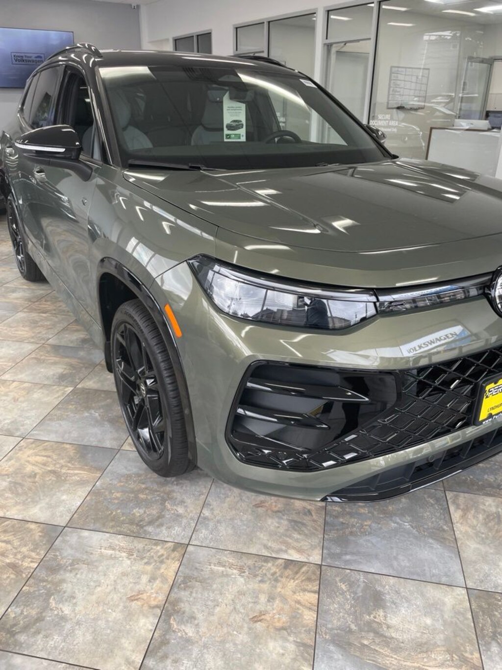 New 2026 Volkswagen Tiguan 2.0T SE R-Line Black SUV