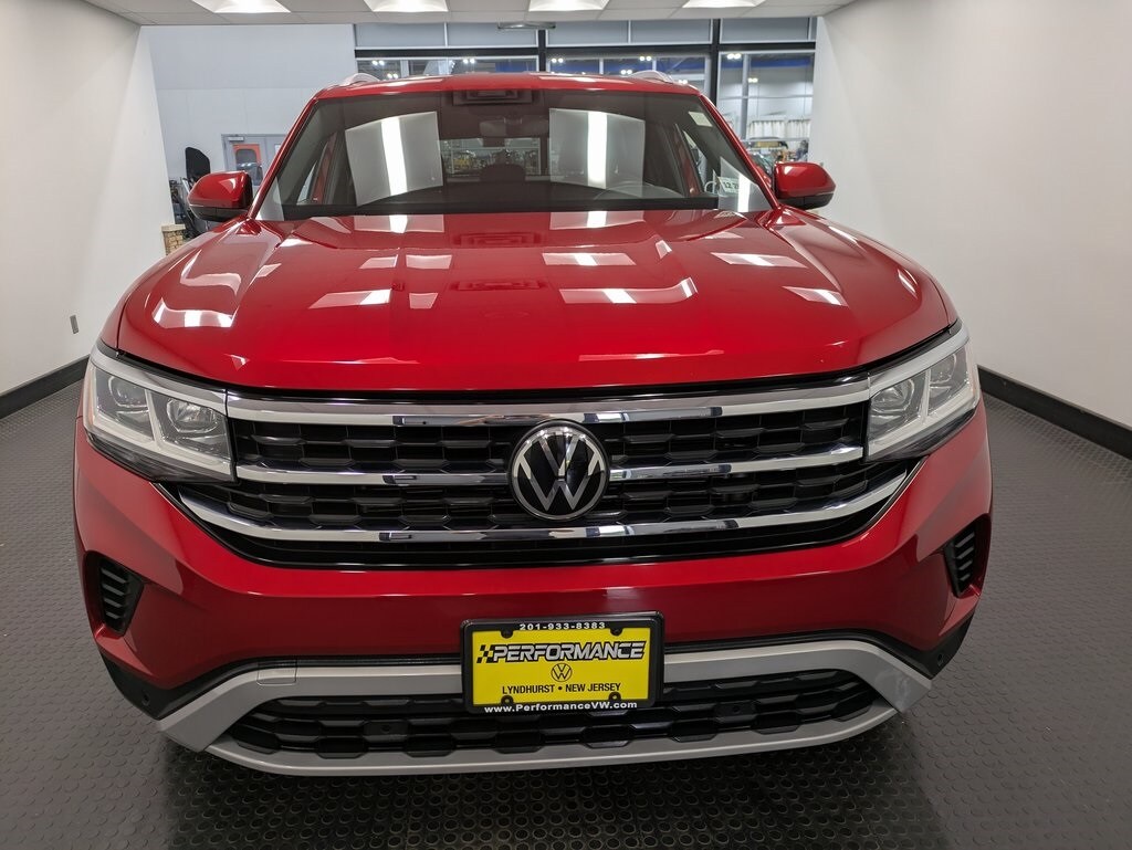 2022 Volkswagen Atlas Cross Sport V6 SE Technology photo 2