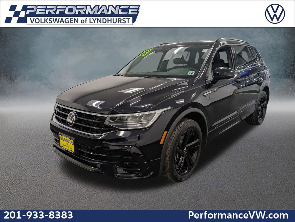 2023 Volkswagen Tiguan 2.0T SE R-Line Black 4Motion's photo