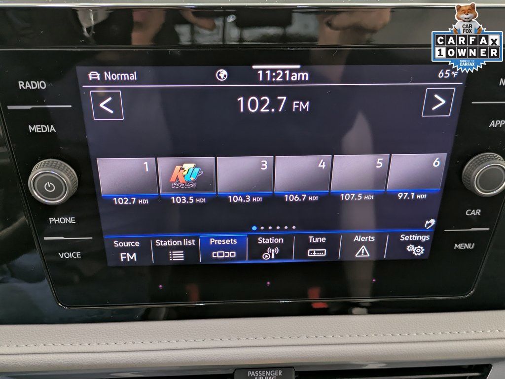 2025 Volkswagen Taos SEL - Photo 14