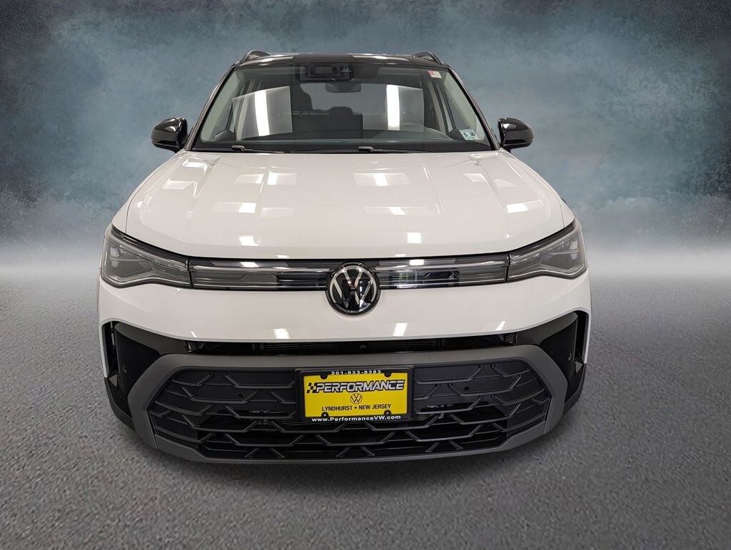 Used 2025 Volkswagen Taos 1.5T SE Black SUV