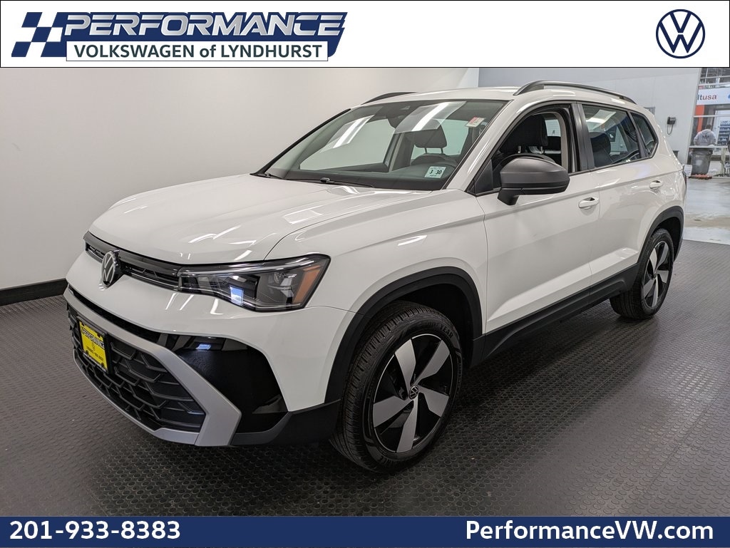 2025 Volkswagen Taos S's photo