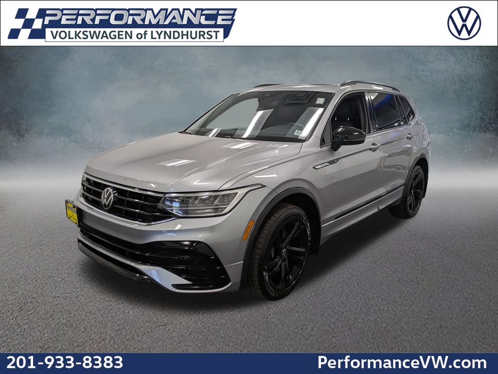 2023 Volkswagen Tiguan 2.0T SE R-Line Black 4Motion's photo