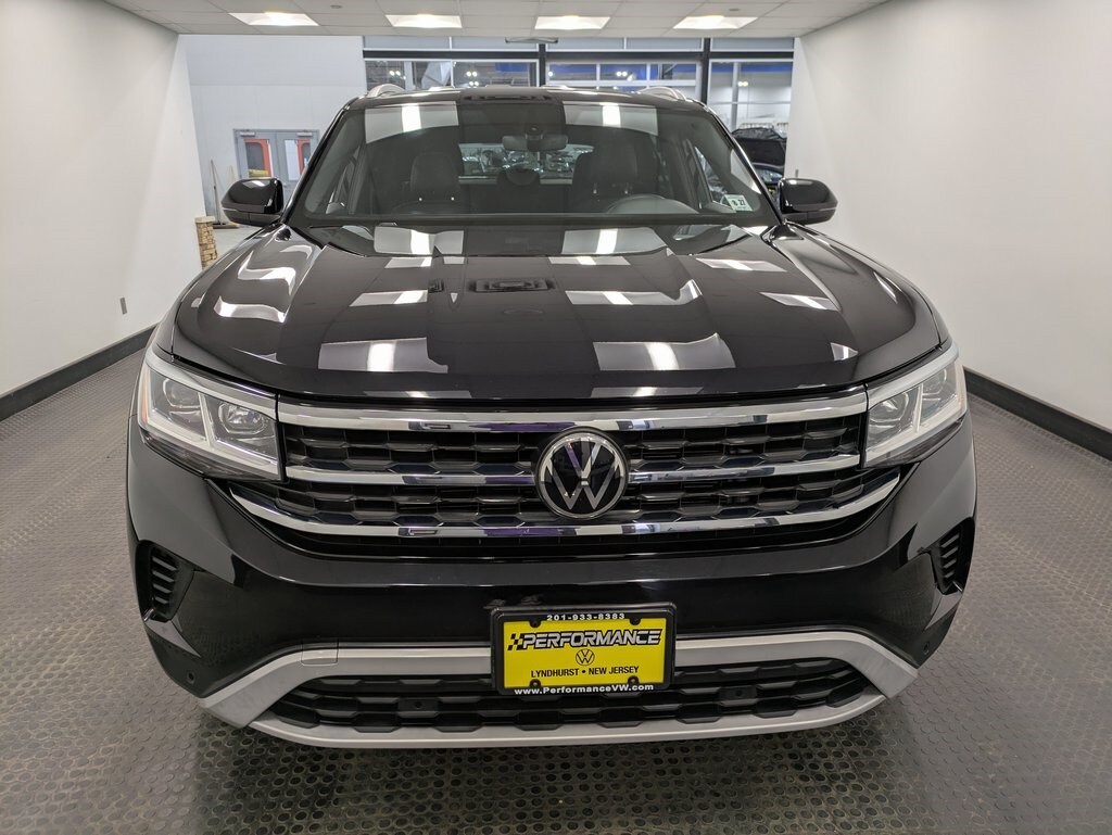 2022 Volkswagen Atlas Cross Sport V6 SE Technology photo 2