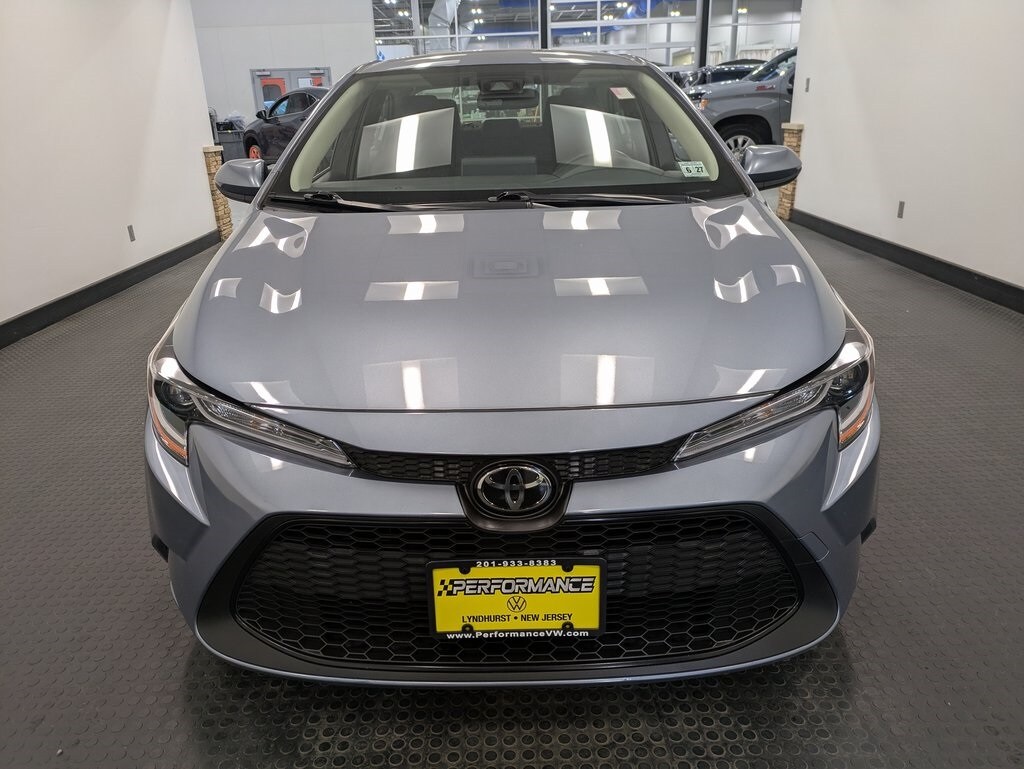 2022 Toyota Corolla LE photo 2