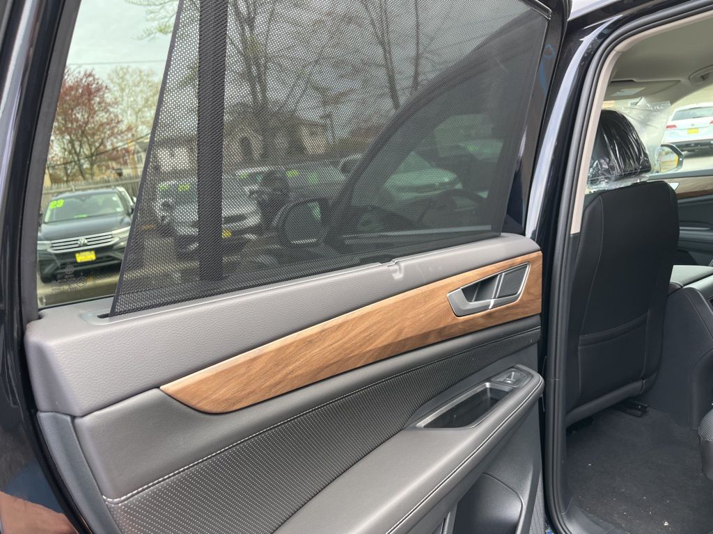 2025 Volkswagen Atlas SE w/Tech - Photo 15