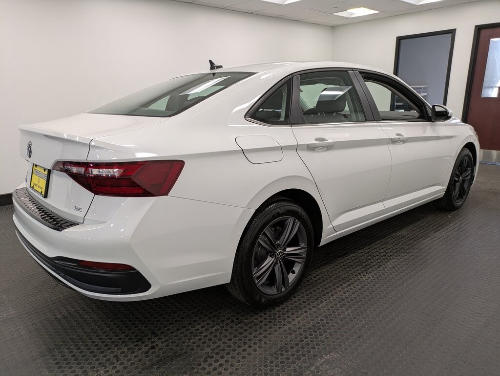 2024 Volkswagen Jetta 1.5T SE photo 4