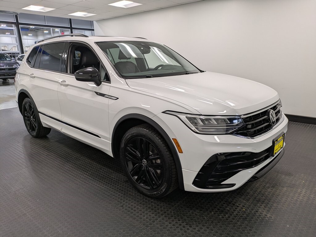 2022 Volkswagen Tiguan SE R-Line Black photo 3