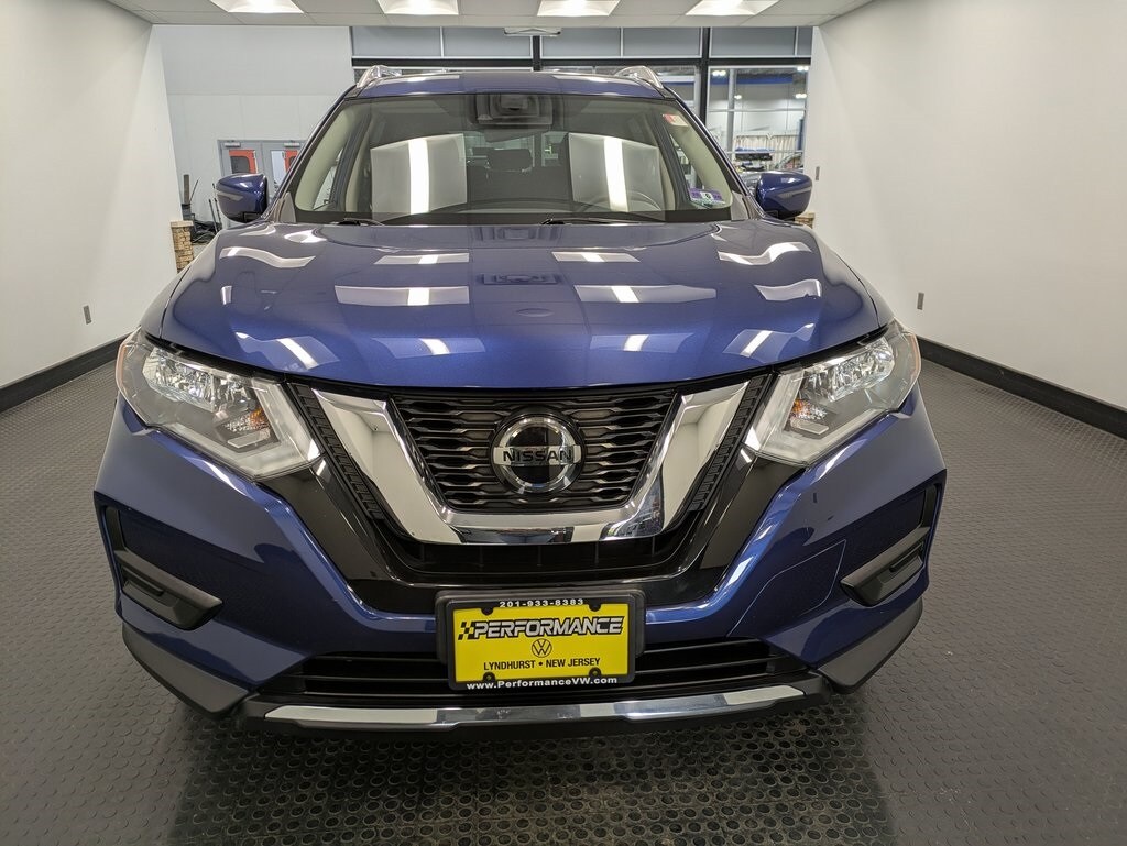 2019 Nissan Rogue SV photo 2