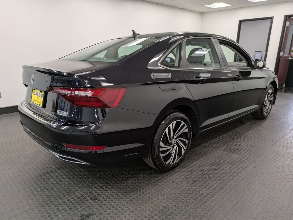 2021 Volkswagen Jetta SEL Premium photo 4