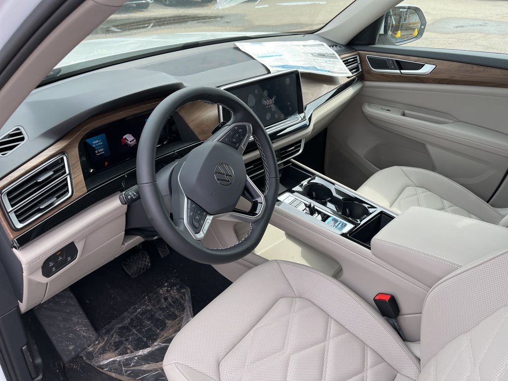 2025 Volkswagen Atlas SE w/Tech - Photo 21