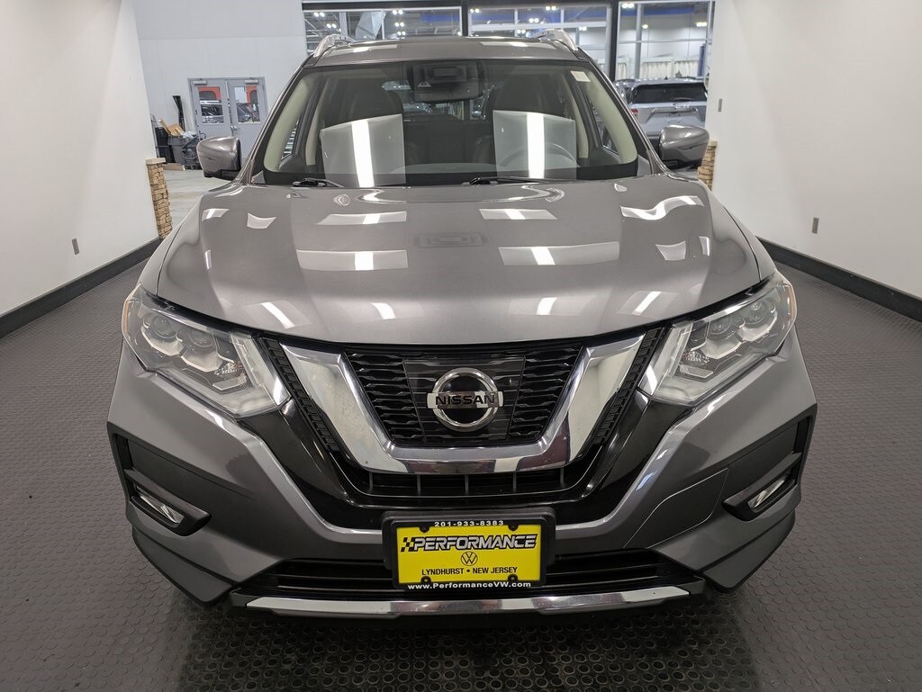 2017 Nissan Rogue SL photo 2