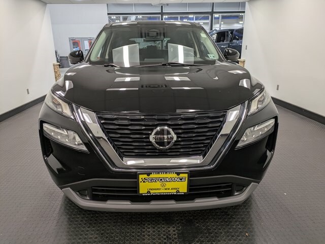 2021 Nissan Rogue SV photo 2