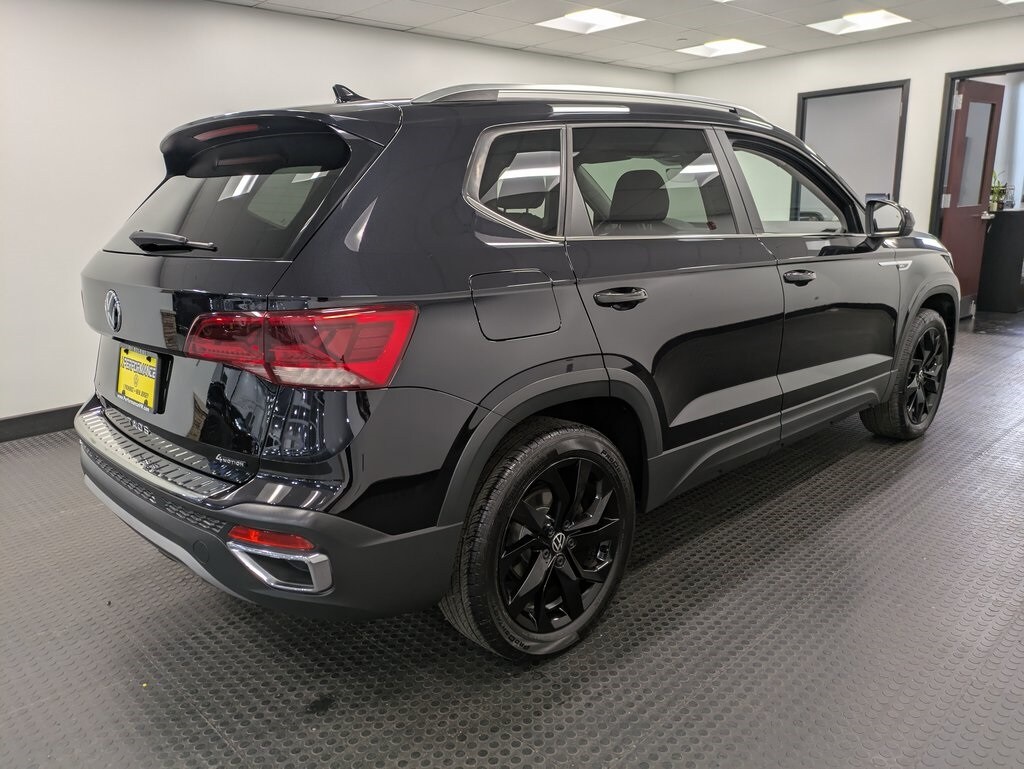 2022 Volkswagen Taos SE photo 4