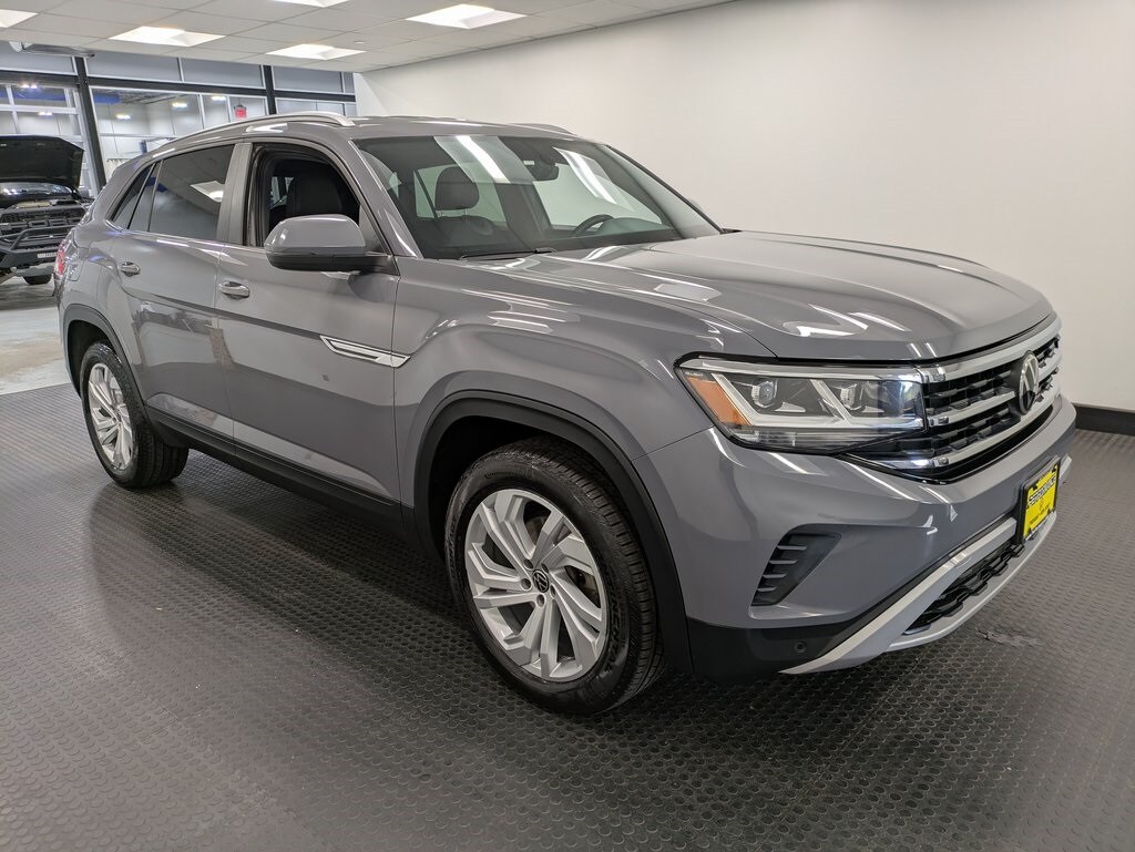 2020 Volkswagen Atlas Cross Sport V6 SE Technology photo 3