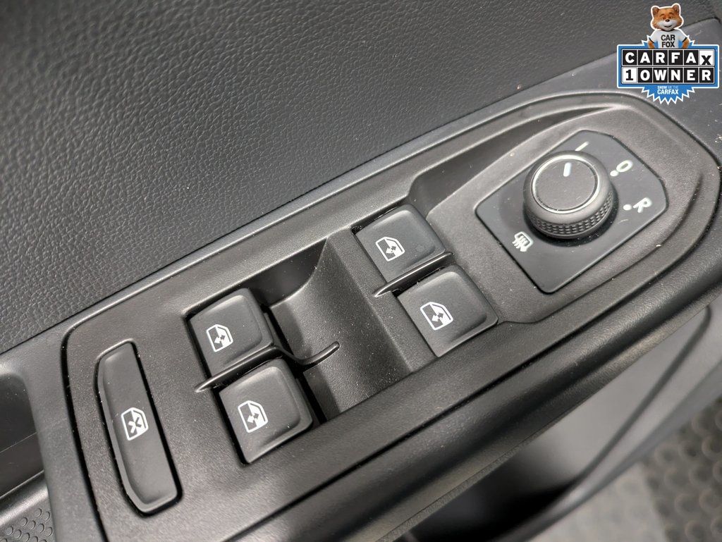 2025 Volkswagen Taos SEL - Photo 11