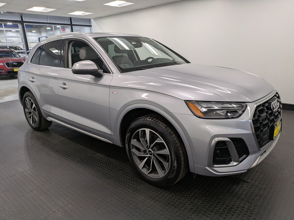 2022 Audi Q5 45 S line Premium photo 3