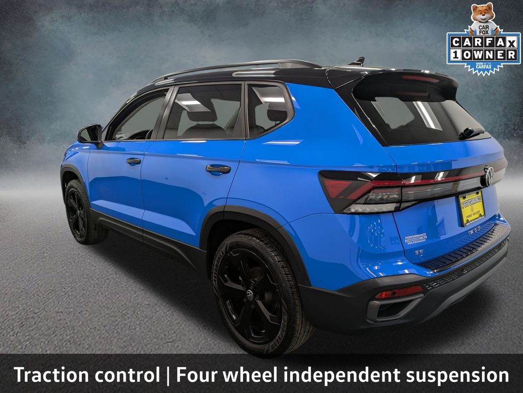 2025 Volkswagen Taos SE Black - Photo 7