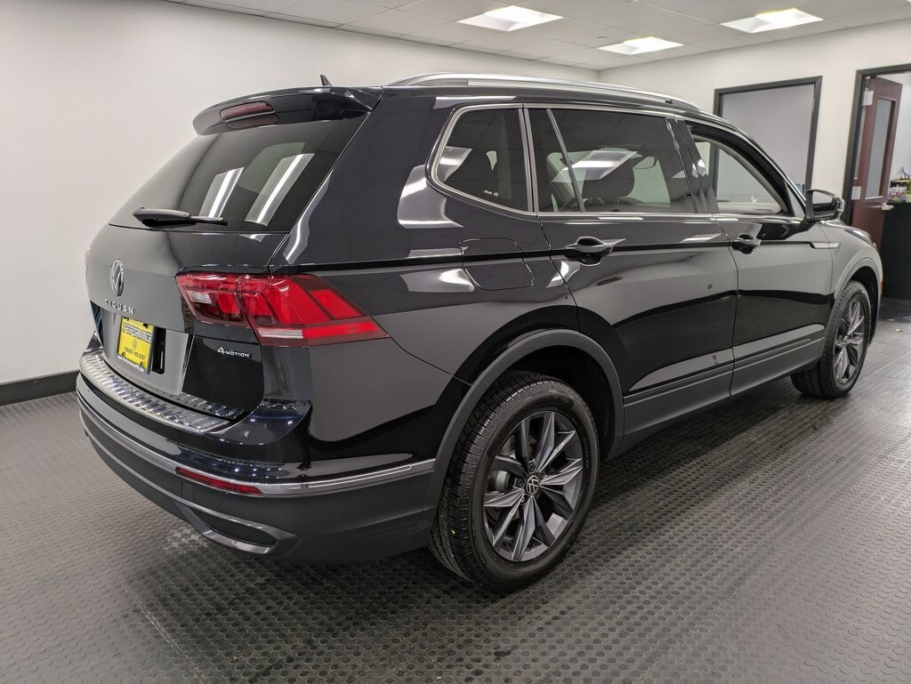 2022 Volkswagen Tiguan SE photo 2