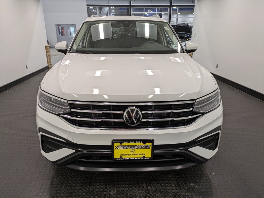 2022 Volkswagen Tiguan SE photo 2